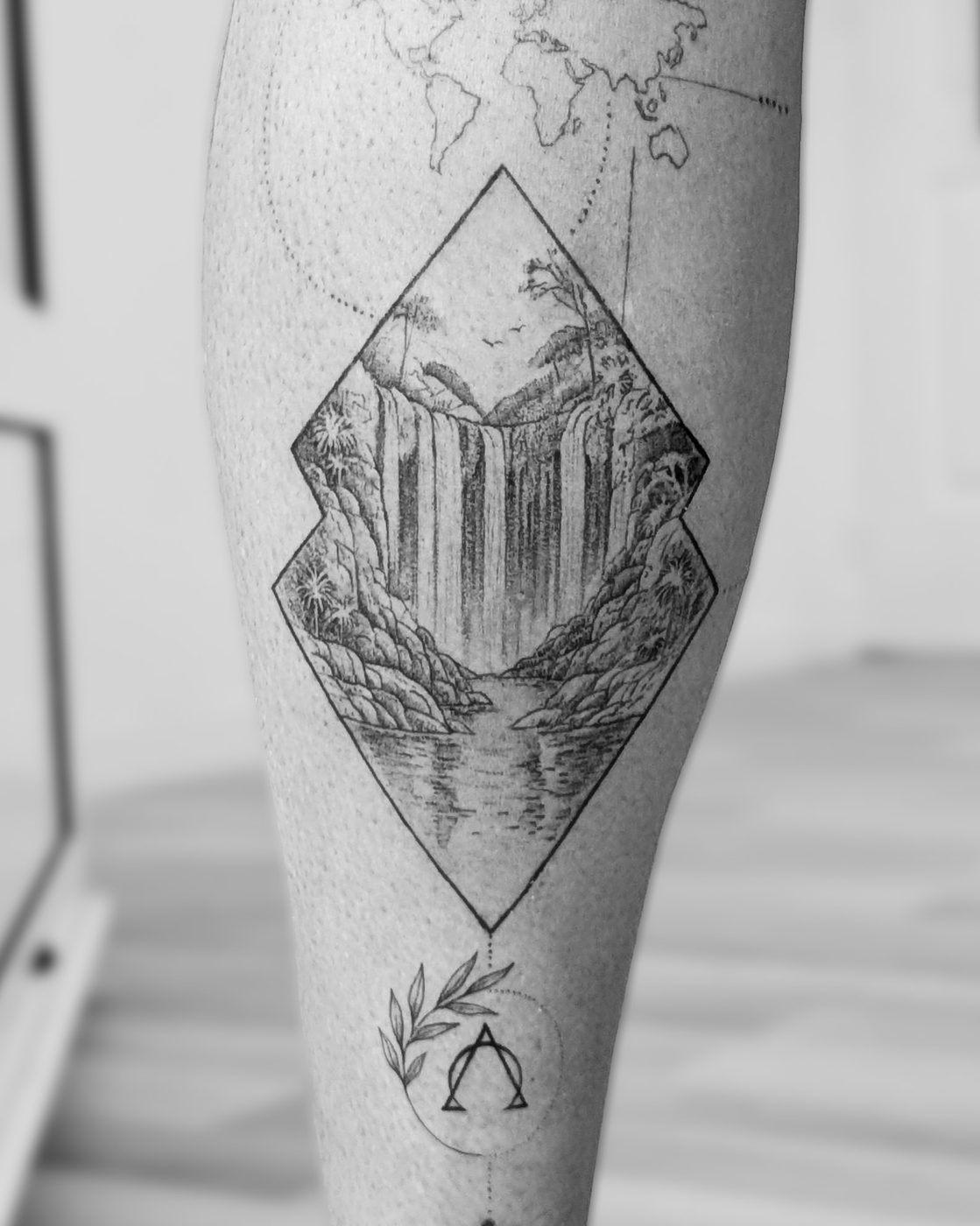 Tatouage fineline, BatayCok, pièce 3